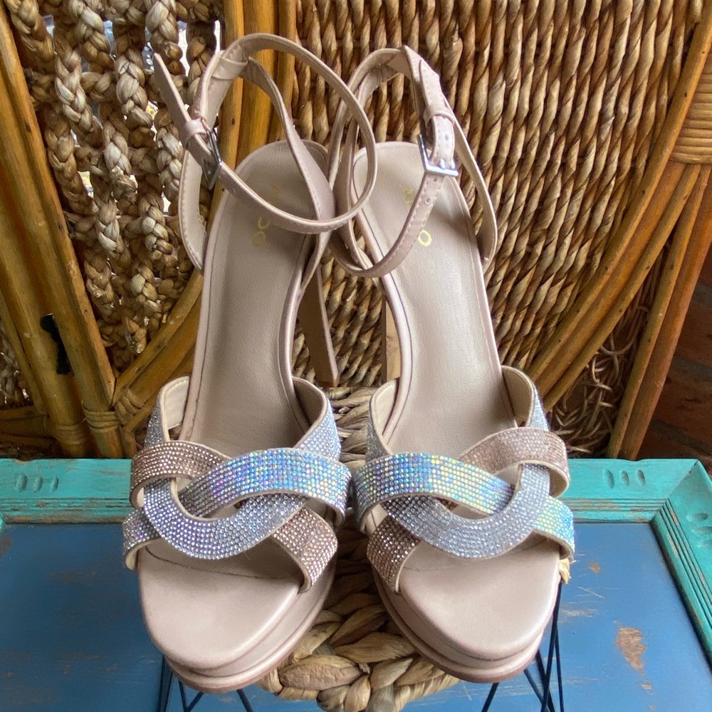 Aldo Elegant Beige and Gold Rhinestone Women's Heels Sandals Great Condition - Picture 2 of 15